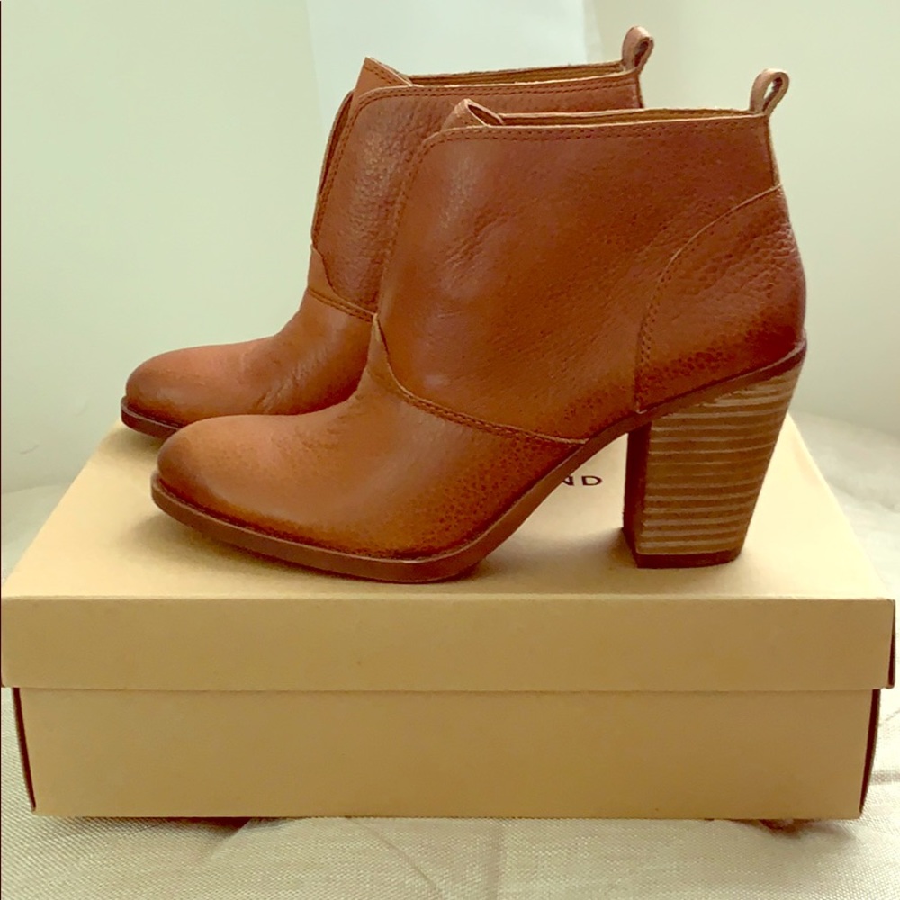Lucky Brand LK-EHLLEN ankle boots